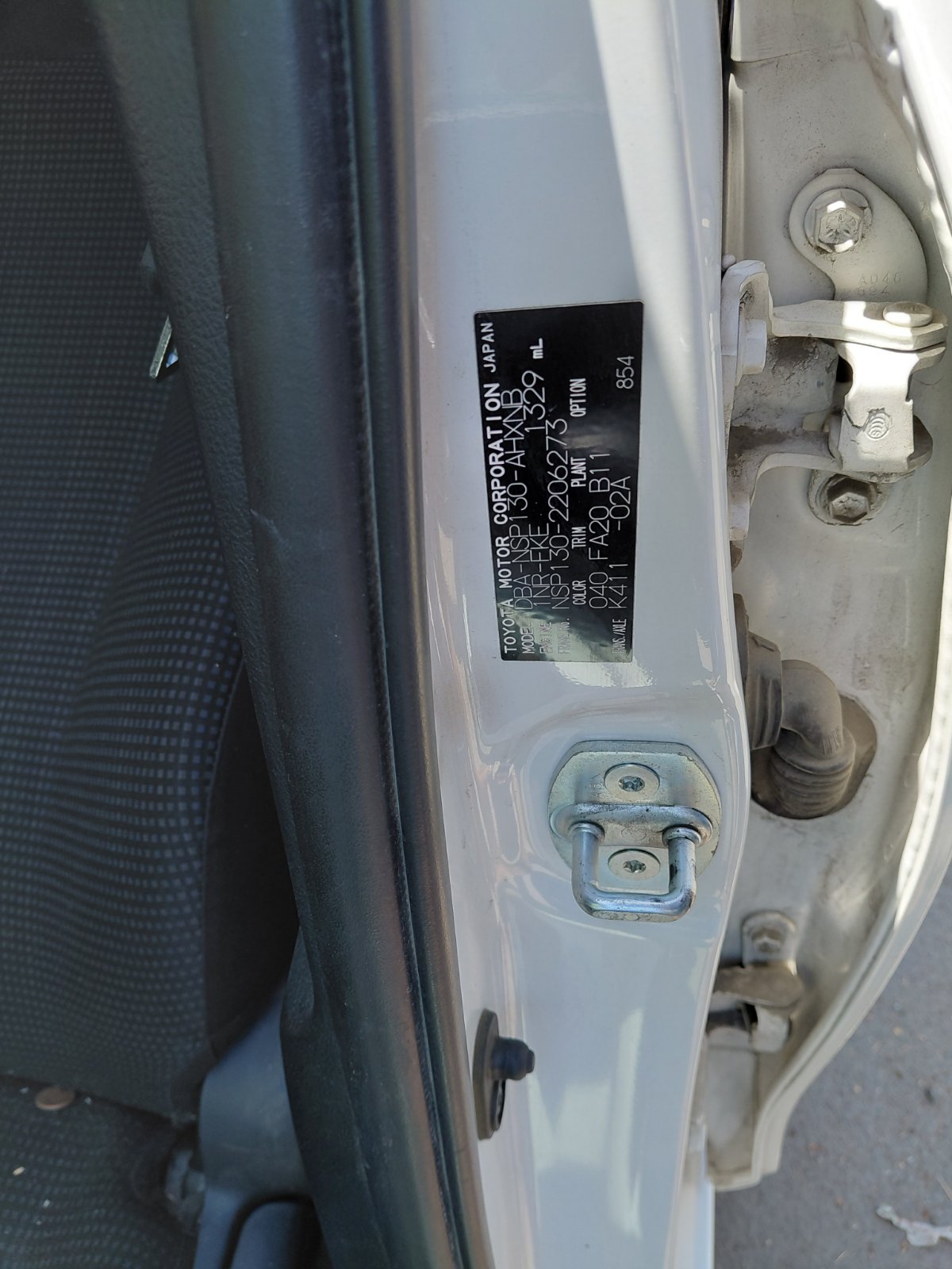 TOYOTA VITZ (01/2015) - Image 12